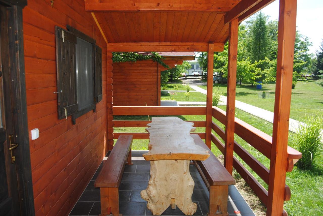 Villa Hedi Vendeghaz Дунакилити Екстериор снимка